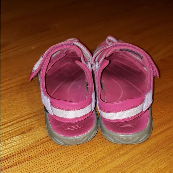 Teva Pink Slingback Sandals - Picture 4 of 7